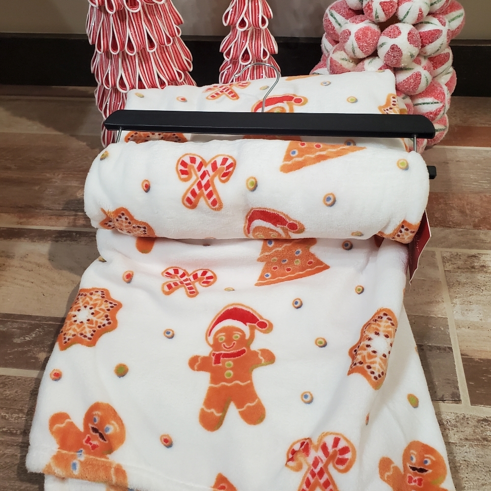 Adorable Gingerbread Man Throw-NWT